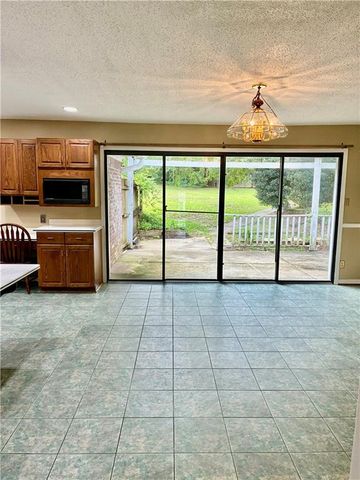 7221 Lakewood Road, Mobile, AL 36695