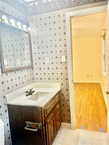 7221 Lakewood Road, Mobile, AL 36695