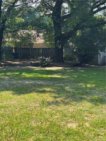 7221 Lakewood Road, Mobile, AL 36695