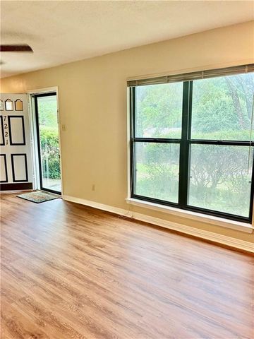 7221 Lakewood Road, Mobile, AL 36695