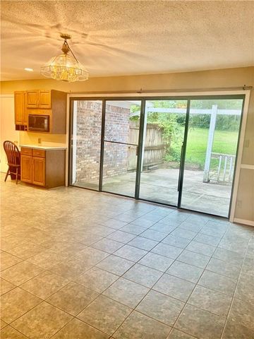 7221 Lakewood Road, Mobile, AL 36695