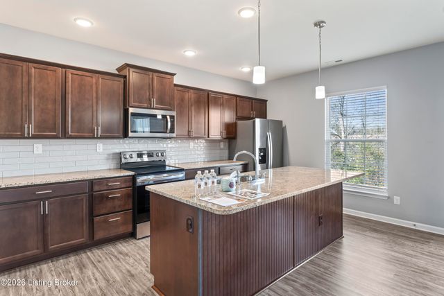 7909 Cascade Falls Cove, Louisville, KY 40229