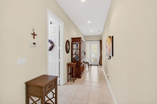 9503 Sandpiper Lane, West Palm Beach, FL 33411