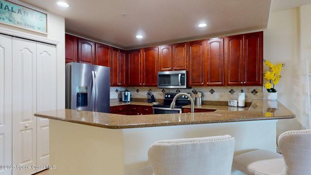 601 N Miramar Avenue 110, Indialantic, FL 32903