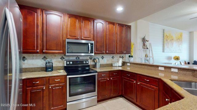 601 N Miramar Avenue 110, Indialantic, FL 32903