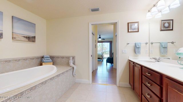 601 N Miramar Avenue 110, Indialantic, FL 32903