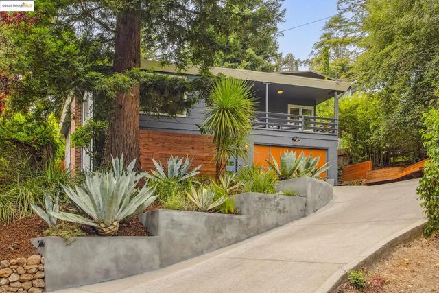 3440 Noyo St, Oakland, CA 94602
