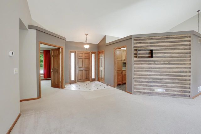 940 Bartlett DRIVE, Oconomowoc, WI 53066