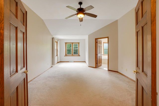 940 Bartlett DRIVE, Oconomowoc, WI 53066