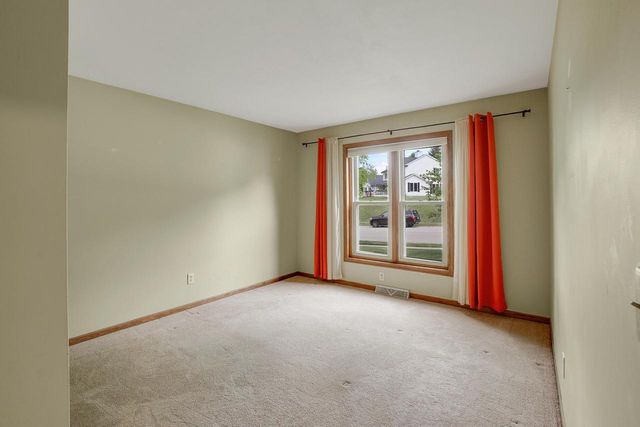 940 Bartlett DRIVE, Oconomowoc, WI 53066