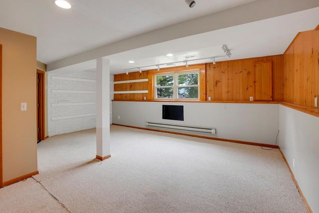 940 Bartlett DRIVE, Oconomowoc, WI 53066