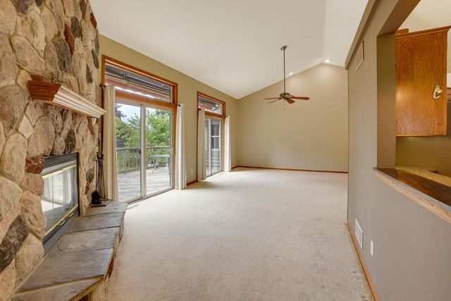 940 Bartlett DRIVE, Oconomowoc, WI 53066