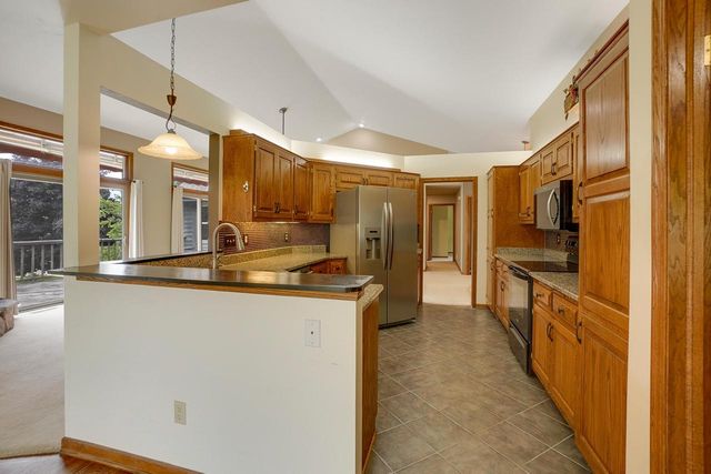 940 Bartlett DRIVE, Oconomowoc, WI 53066