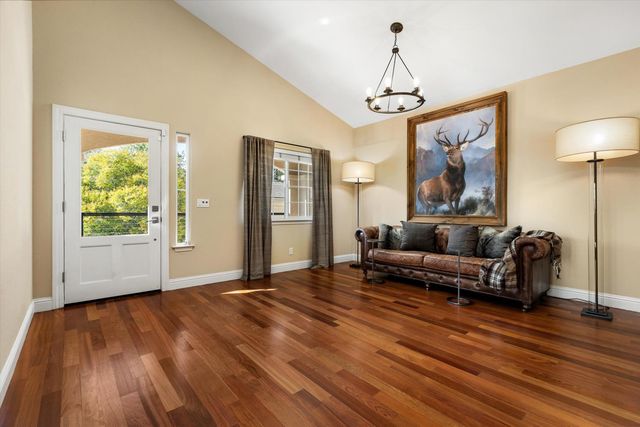 11120 Shadow Ct, Auburn, CA 95602