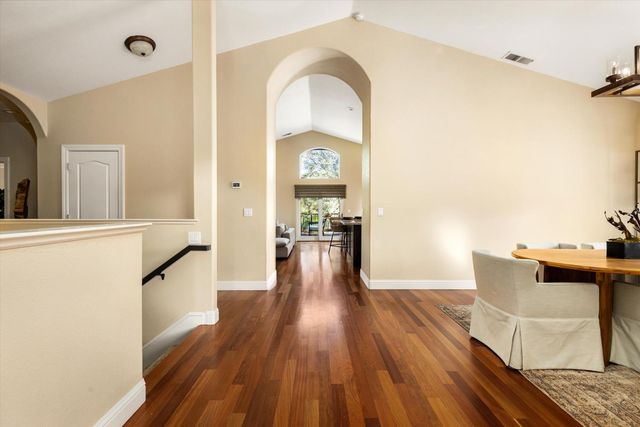 11120 Shadow Ct, Auburn, CA 95602