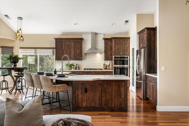 11120 Shadow Ct, Auburn, CA 95602