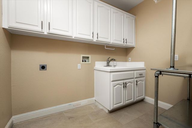 11120 Shadow Ct, Auburn, CA 95602