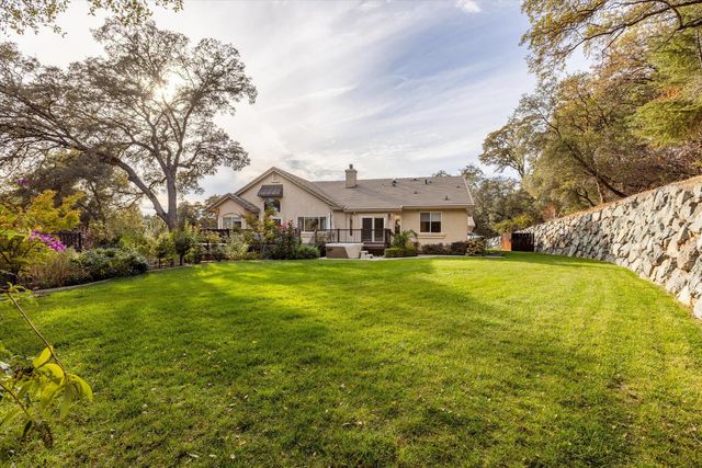 11120 Shadow Ct, Auburn, CA 95602