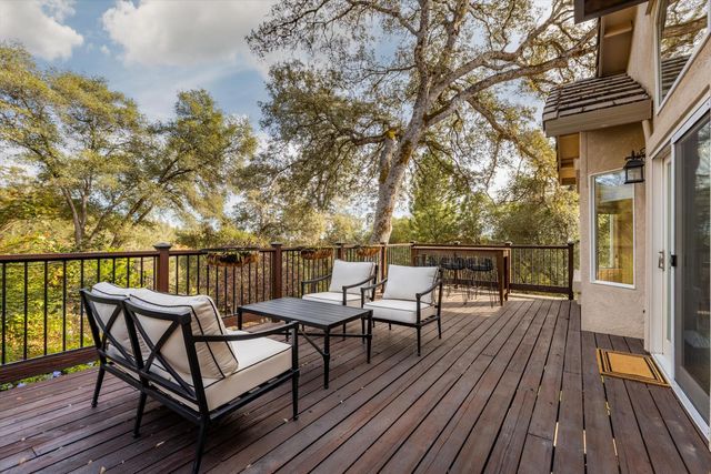 11120 Shadow Ct, Auburn, CA 95602