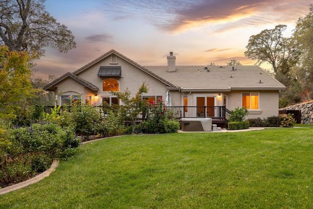 11120 Shadow Ct, Auburn, CA 95602