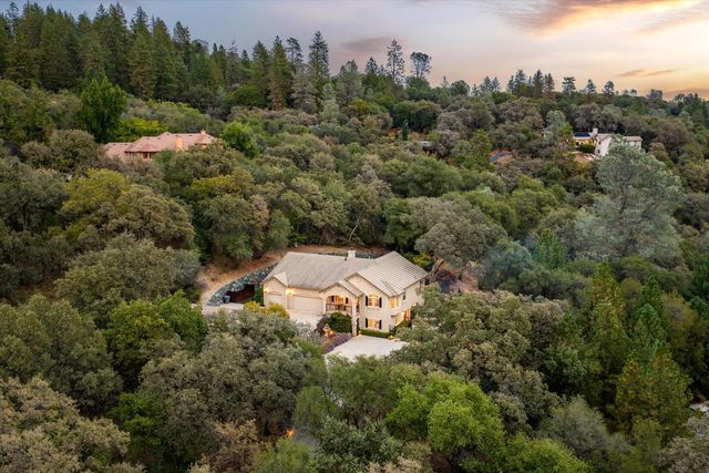 11120 Shadow Ct, Auburn, CA 95602