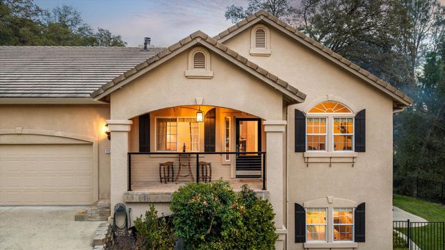 11120 Shadow Ct, Auburn, CA 95602