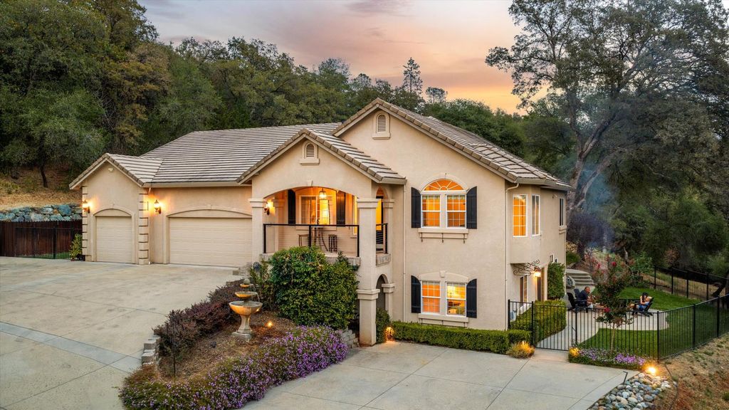 11120 Shadow Ct, Auburn, CA 95602