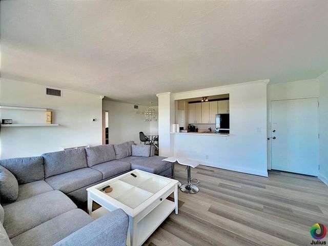 2555 NE 11th Street 809, Fort Lauderdale, FL 33304