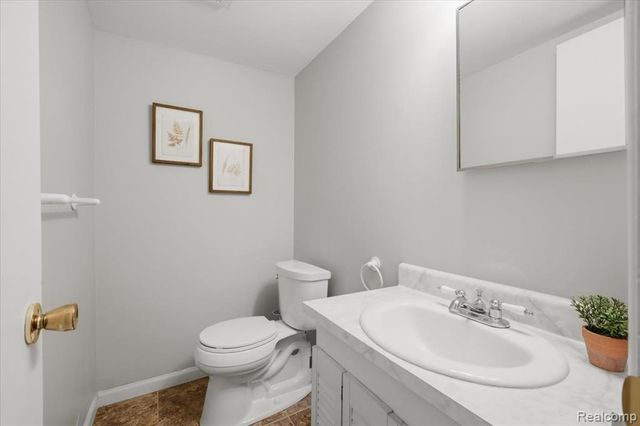 1408 Laurel Valley Drive, Waterford, MI 48327