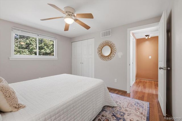 1408 Laurel Valley Drive, Waterford, MI 48327