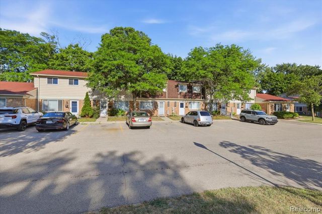 1408 Laurel Valley Drive, Waterford, MI 48327