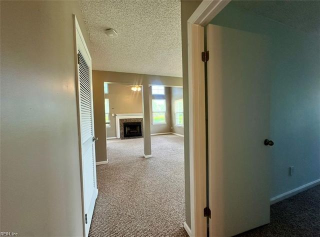 4044 Laurel Green CIR, Virginia Beach, VA 23456