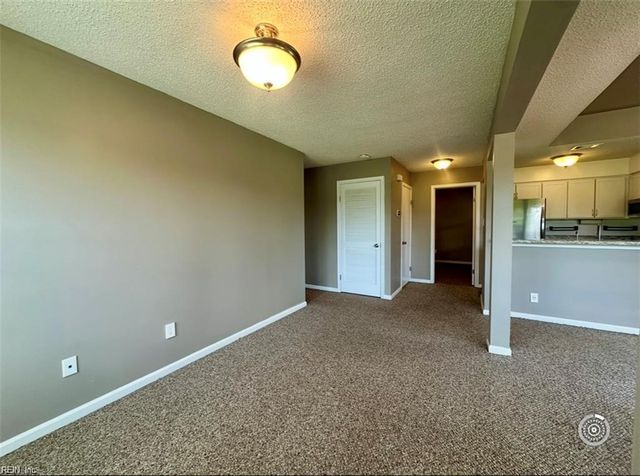 4044 Laurel Green CIR, Virginia Beach, VA 23456