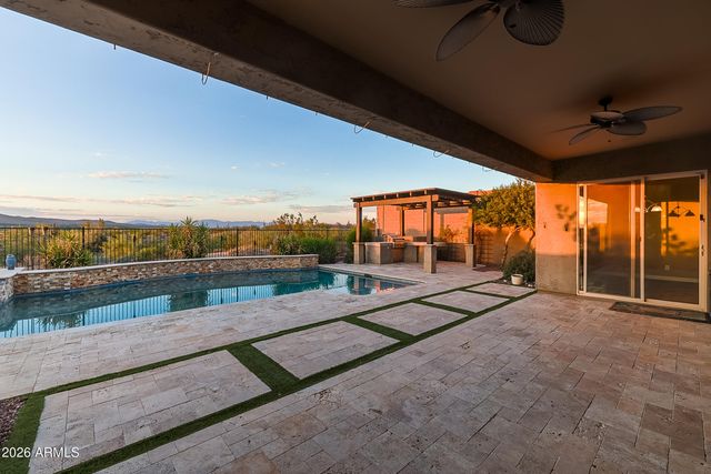 10058 W WHITE FEATHER Lane, Peoria, AZ 85383