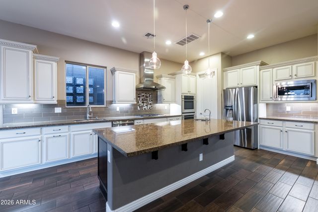 10058 W WHITE FEATHER Lane, Peoria, AZ 85383