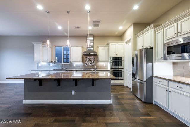 10058 W WHITE FEATHER Lane, Peoria, AZ 85383