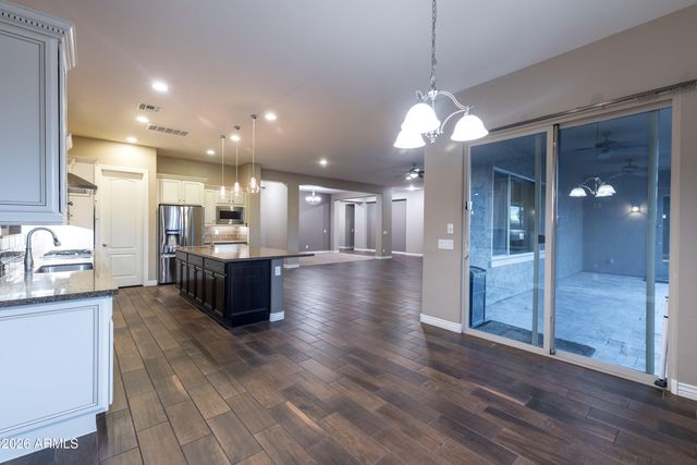 10058 W WHITE FEATHER Lane, Peoria, AZ 85383