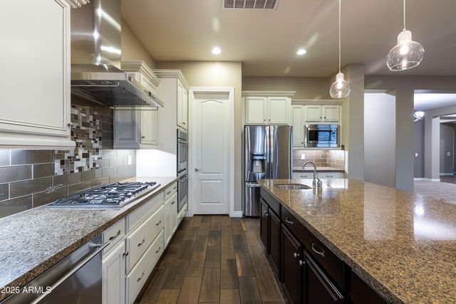 10058 W WHITE FEATHER Lane, Peoria, AZ 85383
