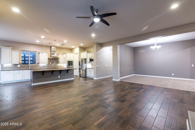 10058 W WHITE FEATHER Lane, Peoria, AZ 85383