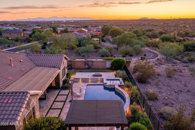 10058 W WHITE FEATHER Lane, Peoria, AZ 85383
