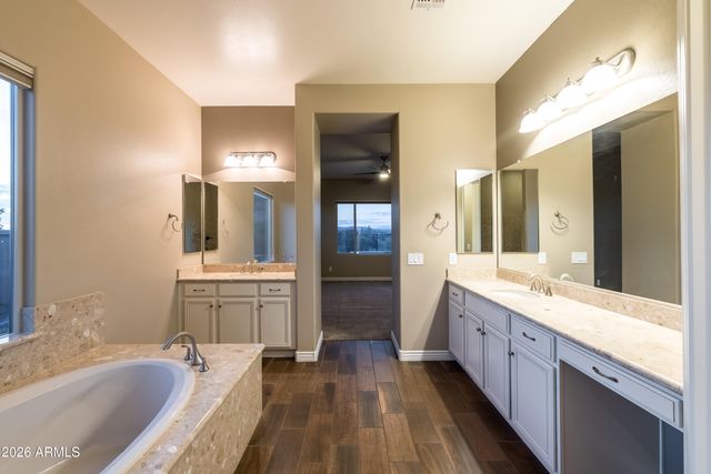 10058 W WHITE FEATHER Lane, Peoria, AZ 85383