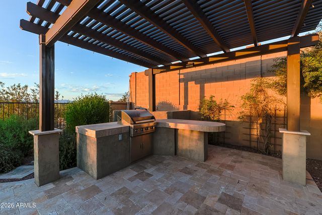 10058 W WHITE FEATHER Lane, Peoria, AZ 85383
