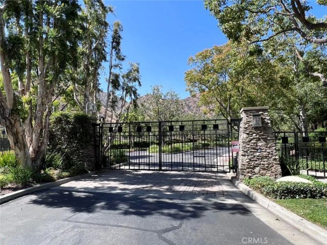 19 Moonridge Court, Azusa, CA 91702