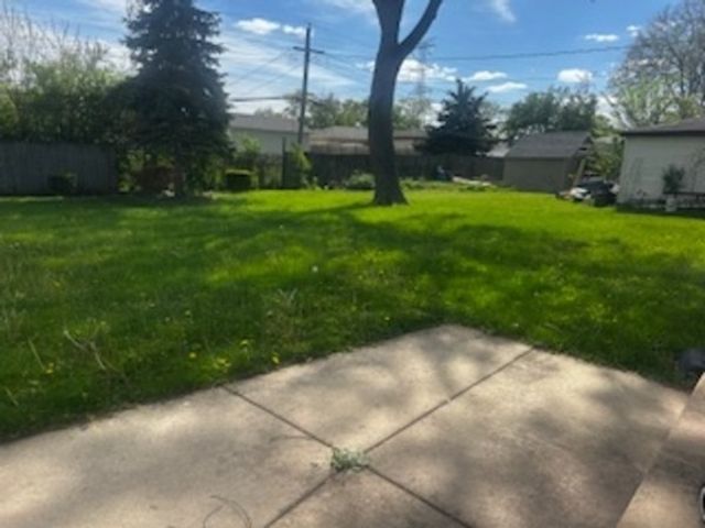 15W425 Victory Parkway, Elmhurst, IL 60126
