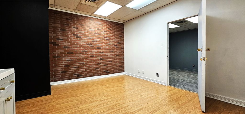 6211 W Northwest Highway C253 Double Unit, Dallas, TX 75225