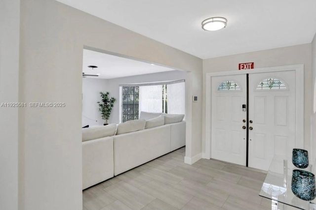 5500 Buchanan St, Hollywood, FL 33021