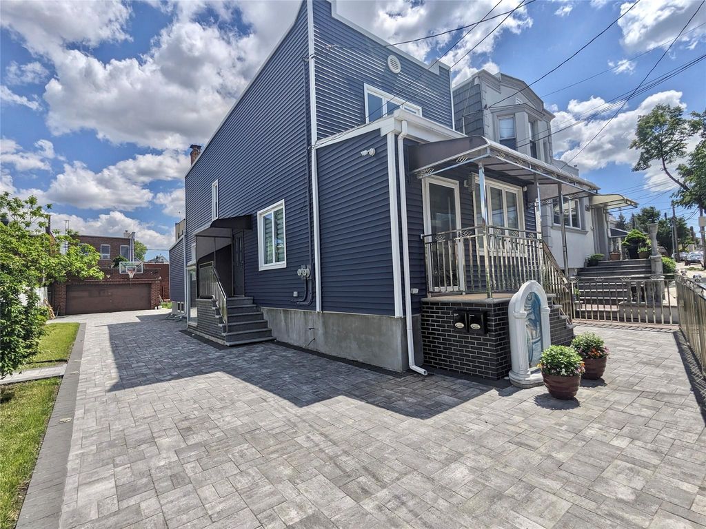 58-09 61 street, Maspeth, NY 11379