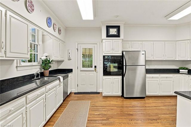 311 Muirfield Drive, Winston-salem, NC 27106