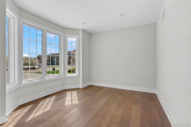 20249 Beacon Way, Northville, MI 48167