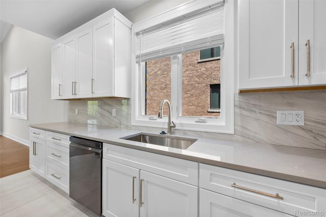 20249 Beacon Way, Northville, MI 48167